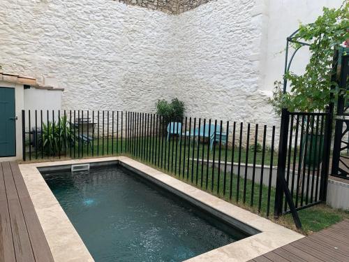 Agréable maison de ville clim/piscine/jardin (Agreable maison de ville clim/piscine/jardin) in นีเมอ Agréable maison de ville clim/piscine/jardin (Agreable maison de ville clim/piscine/jardin) in นีเมอ