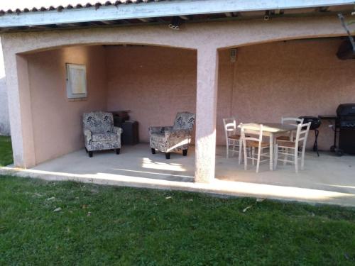 Comme a la maison ! in Chavanoz Comme a la maison ! in Chavanoz