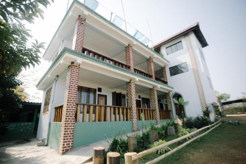 Phosy Thalang Laos in コウンカム Phosy Thalang Laos in コウンカム