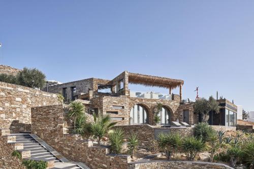 Exterior view, Liostasi in Ios Chora Exterior view, Liostasi in Ios Chora