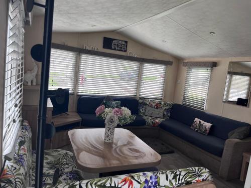 Take me to the beach at J&S caravan holidays Newquay Bay resort in Trevelgue Take me to the beach at J&S caravan holidays Newquay Bay resort in Trevelgue