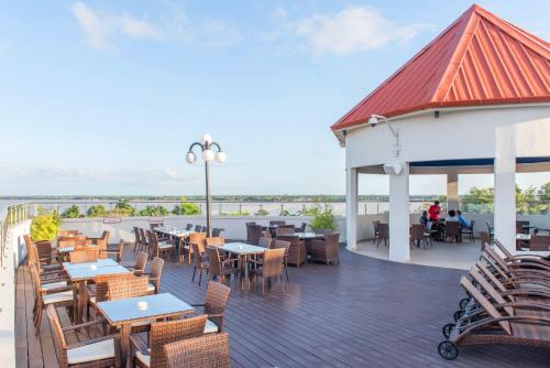 Балкон/терраса, Ramada by Wyndham Princess Paramaribo in Парамарибо Балкон/терраса, Ramada by Wyndham Princess Paramaribo in Парамарибо