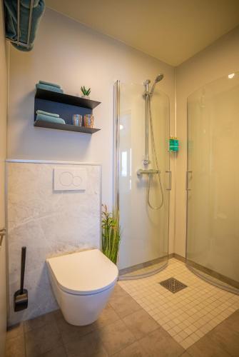 Zuhanyzó, Attme Have in Sorreisa Zuhanyzó, Attme Have in Sorreisa