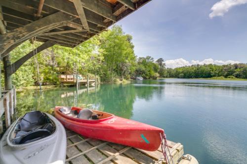 Riverside Dunnellon House with Private Dock and Kayaks! in Dunnellon Riverside Dunnellon House with Private Dock and Kayaks! in Dunnellon