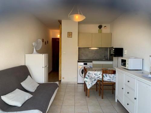 Studio cosy à Balaruc-les-Bains - Animaux admis, proche Thermes - FR-1-503-98 (Studio cosy a Balaruc-les-Bains - Animaux admis, proche Thermes - FR-1-503-98) in เบรารุส เลส เบียน Studio cosy à Balaruc-les-Bains - Animaux admis, proche Thermes - FR-1-503-98 (Studio cosy a Balaruc-les-Bains - Animaux admis, proche Thermes - FR-1-503-98) in เบรารุส เลส เบียน