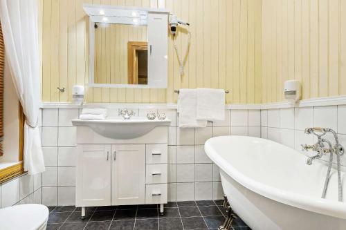 Sandtorgholmen Hotel - Best Western Signature Collection in Narvik Sandtorgholmen Hotel - Best Western Signature Collection in Narvik