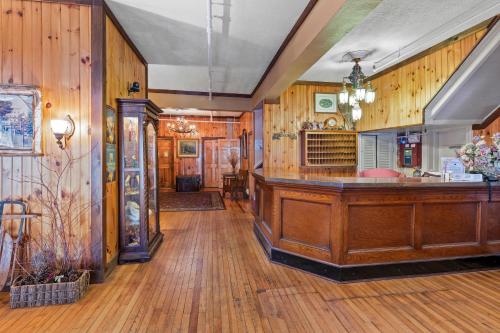 The Pines Inn in Lake Placid City Center The Pines Inn in Lake Placid City Center