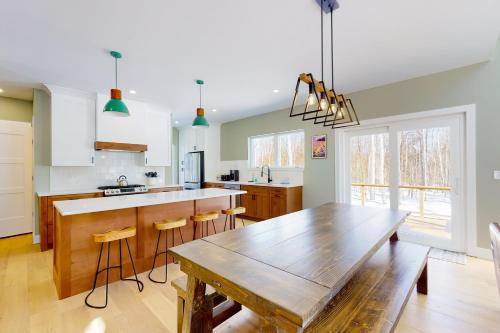 On Mountain Time in Carrabassett Valley (ME) On Mountain Time in Carrabassett Valley (ME)