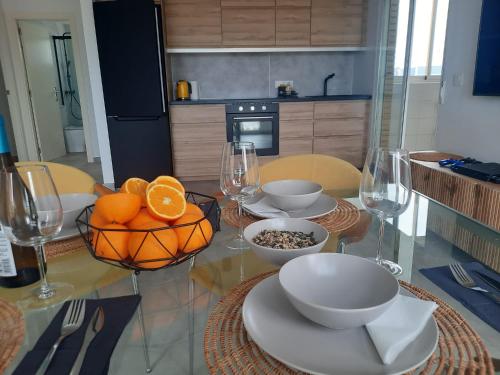 Apartamento a 100 metros de la playa con grande terraza y vistas al mar in 達伊穆茲 Apartamento a 100 metros de la playa con grande terraza y vistas al mar in 達伊穆茲