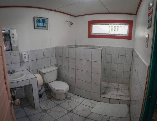 Bathroom, Geliwa B&B in Turrialba Bathroom, Geliwa B&B in Turrialba