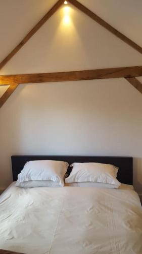 The Bothy - Studio Oak Frame Barn in Rural AONB in Chiddingfold The Bothy - Studio Oak Frame Barn in Rural AONB in Chiddingfold