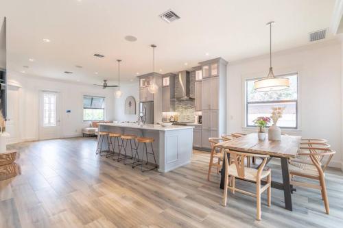 A beautiful modern luxury villa in Kelet-Naples A beautiful modern luxury villa in Kelet-Naples
