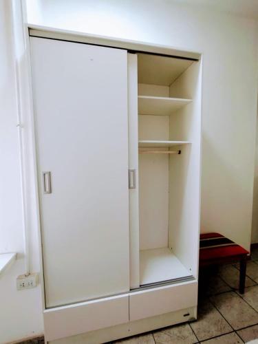 Habitacion con baño privado (Habitacion con bano privado) in 코르도바 Habitacion con baño privado (Habitacion con bano privado) in 코르도바