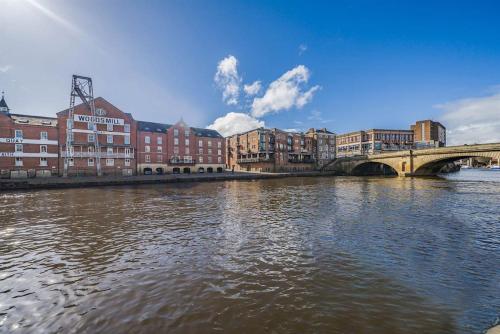 Woodsmill Quay Riverside Apartment - Heart of York