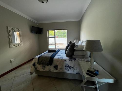 Penguin Place Holiday Accommodation in Kayser`s Beach Penguin Place Holiday Accommodation in Kayser`s Beach