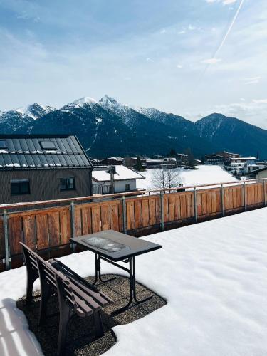 Terraza/balcón, Modernes Apartment Seefeld and Chill RELAX im Zentrum mit Netflix for free in Seefeld Terraza/balcón, Modernes Apartment Seefeld and Chill RELAX im Zentrum mit Netflix for free in Seefeld