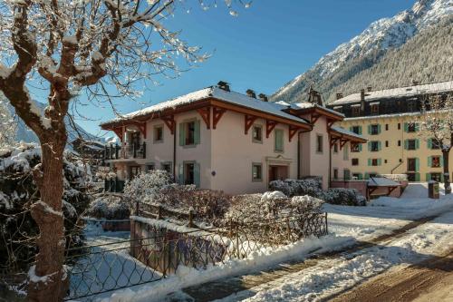 Exterior view, Les Sonnailles Apartment - Chamonix All Year in La Frasse Exterior view, Les Sonnailles Apartment - Chamonix All Year in La Frasse