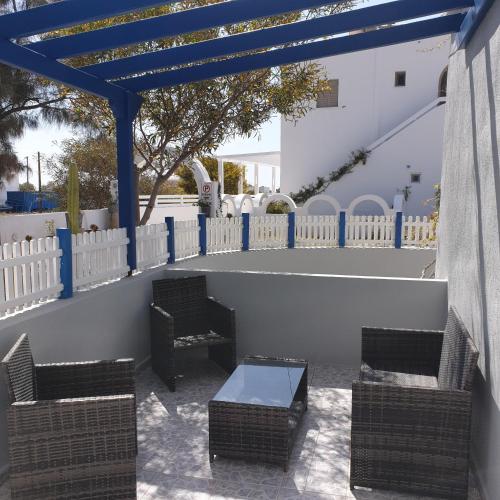 Youth Hostel Anna in Santorini Youth Hostel Anna in Santorini