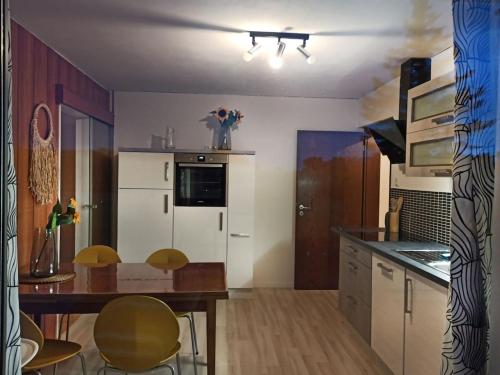 Große Ferienwohnung in traumhafter Hanglage 5 Personen nahe Legoland in Gundelfingen an der Donau Große Ferienwohnung in traumhafter Hanglage 5 Personen nahe Legoland in Gundelfingen an der Donau