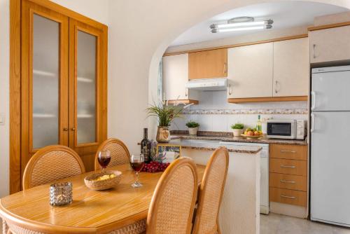 Facilities, Apartamento Arenal 1 - PlusHolidays in Near Center Facilities, Apartamento Arenal 1 - PlusHolidays in Near Center