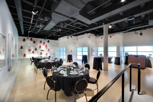 Banquet hall, Hotel Murano in Tacoma (WA) Banquet hall, Hotel Murano in Tacoma (WA)
