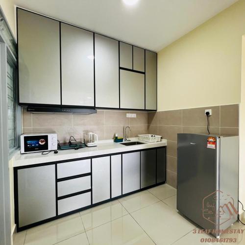 Kitchen, KULAI IOI MALL D'Putra Suites Near JPO Senai Airport in Senai / Airport Kitchen, KULAI IOI MALL D'Putra Suites Near JPO Senai Airport in Senai / Airport