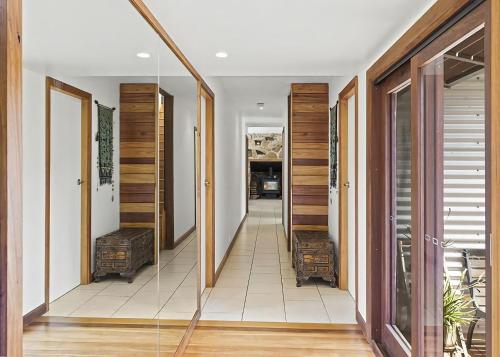 Coffs Mountain Retreat Mountain Home Hideway in Nana Glen Coffs Mountain Retreat Mountain Home Hideway in Nana Glen