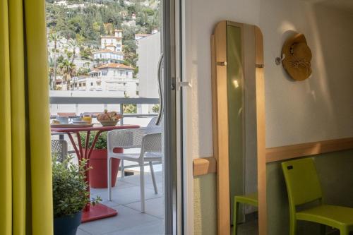 Balcony/terrace, ibis budget Menton Bord de Mer in Menton Balcony/terrace, ibis budget Menton Bord de Mer in Menton