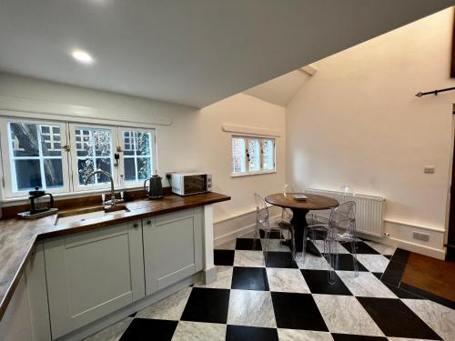 Konyha, The Lion, Tredington in Tredington Konyha, The Lion, Tredington in Tredington