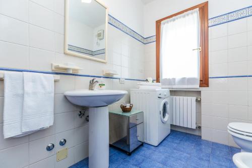 Bathroom, VILLA GERLA, un angolo di paradiso vicino Padova e Venezia in Vigonza Bathroom, VILLA GERLA, un angolo di paradiso vicino Padova e Venezia in Vigonza