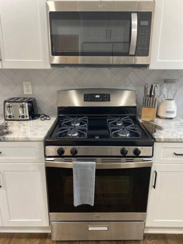 3 bed 2 bath Atlanta BeltLine Gem with Free Parking in Atlanta University Center 3 bed 2 bath Atlanta BeltLine Gem with Free Parking in Atlanta University Center