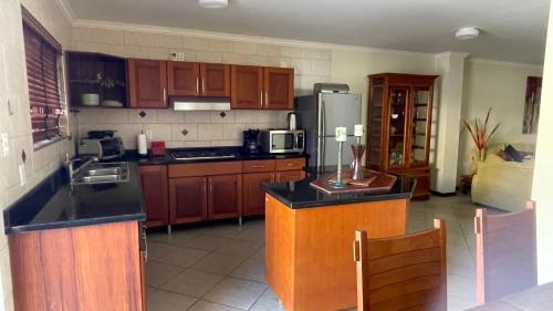 מטבח, Vacation house at Playa Lagun Private Beach in לגון מטבח, Vacation house at Playa Lagun Private Beach in לגון