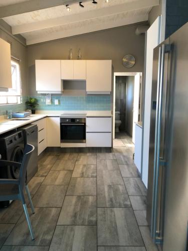 Kitchen, The Starfish Cottage in Scottburgh Kitchen, The Starfish Cottage in Scottburgh
