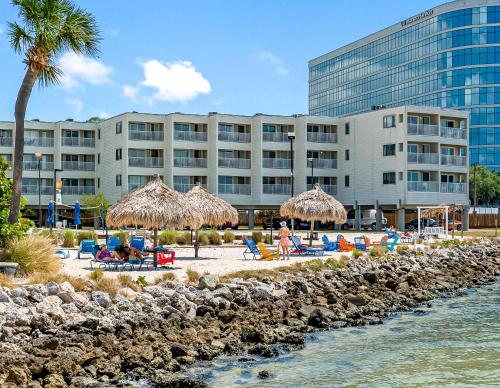 Beach, Sunset Paradise - Find yourself in Tampa in Pelican Island Beach, Sunset Paradise - Find yourself in Tampa in Pelican Island
