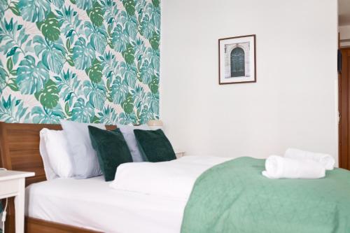 Lovag Studio Apartment