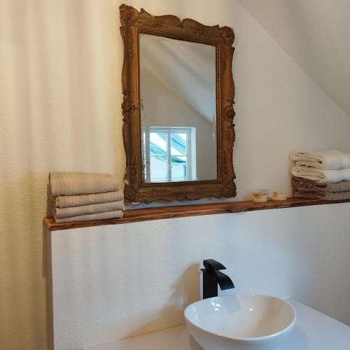 Bathroom, Seenswert - Vegane Pension und Ferienwohnungen am Ammersee in Pahl Bathroom, Seenswert - Vegane Pension und Ferienwohnungen am Ammersee in Pahl