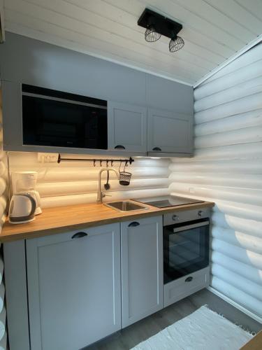 A szálláshely kívülről, Bastöstugby stuga 17 (Bastostugby stuga 17) in Saltvik A szálláshely kívülről, Bastöstugby stuga 17 (Bastostugby stuga 17) in Saltvik