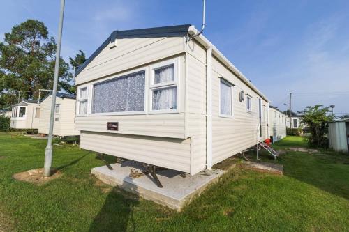Pohled zvenku, Brilliant 6 Berth Caravan Steeple Bay Holiday Park, Essex Ref 36079d in Steeple Pohled zvenku, Brilliant 6 Berth Caravan Steeple Bay Holiday Park, Essex Ref 36079d in Steeple