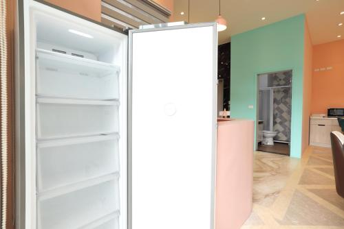 Kitchen, 去七星潭-海景電梯民宿Qixingtan in Hsincheng Township Kitchen, 去七星潭-海景電梯民宿Qixingtan in Hsincheng Township