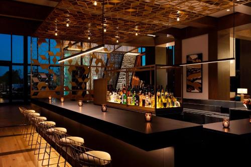餐廳, 聖海欽特喜來登酒店 (Sheraton Saint-Hyacinthe Hotel) in 聖亞森特 餐廳, 聖海欽特喜來登酒店 (Sheraton Saint-Hyacinthe Hotel) in 聖亞森特