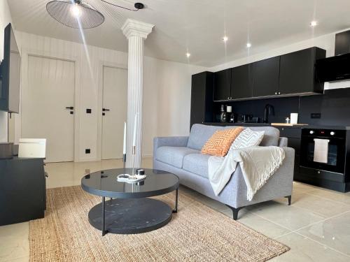 Shared lounge/TV area, Villa Folie in Menton Shared lounge/TV area, Villa Folie in Menton