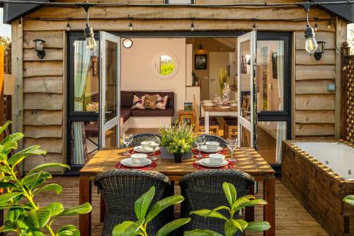 Létesítmények, Montana Log Cabin - Ockeridge Rural Retreats in Wichenford Létesítmények, Montana Log Cabin - Ockeridge Rural Retreats in Wichenford