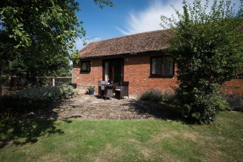 Heron Cottage, with access to swimming pool! in High Halden Heron Cottage, with access to swimming pool! in High Halden