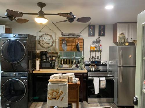 Spacious Parking Cozy 2 Bedroom Cottage House with plenty parking in Slidell Spacious Parking Cozy 2 Bedroom Cottage House with plenty parking in Slidell