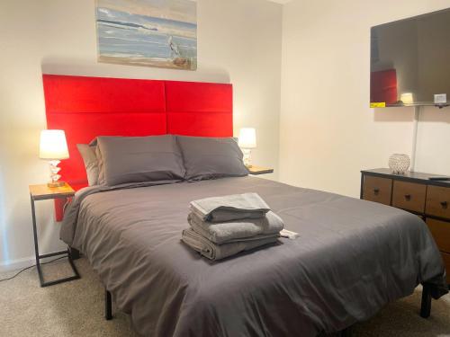 Modern and Luxury Retreat in The Heart of Dallas in 시더 크레스트 Modern and Luxury Retreat in The Heart of Dallas in 시더 크레스트