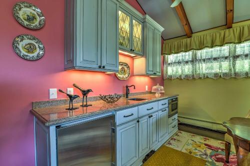 Charming Blue Ridge Cottage with Stunning Views! in Marion (NC) Charming Blue Ridge Cottage with Stunning Views! in Marion (NC)