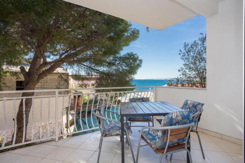 Erkély/terasz, Apartments by the sea Balica Rat, Omis - 20494 in Stanići Erkély/terasz, Apartments by the sea Balica Rat, Omis - 20494 in Stanići