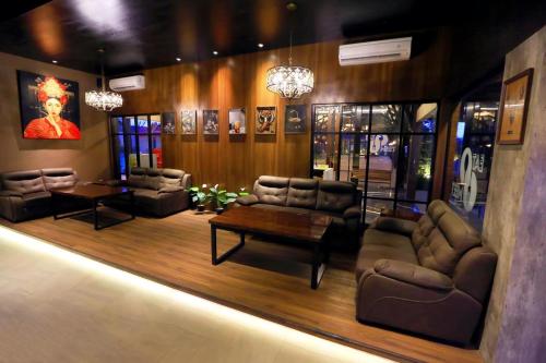 New Surya Hotel in บันยูวันกิ New Surya Hotel in บันยูวันกิ