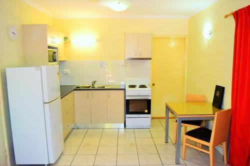 Coconut Grove Holiday Apartments in Darwin Coconut Grove Holiday Apartments in Darwin