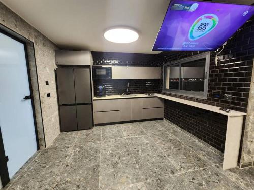 מבנים בים 75 Suites at sea in Kiryat Yam מבנים בים 75 Suites at sea in Kiryat Yam